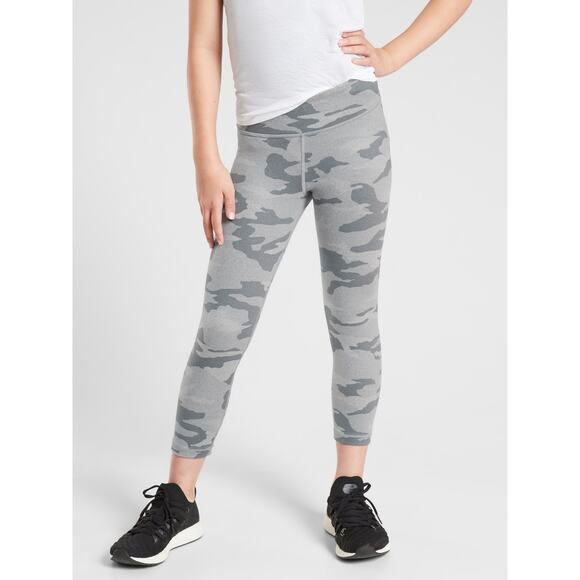Athleta Girl Large 12 Gray Camo Printed Chit Chat Capri Leggings Workout Active - Picture 10 of 11
